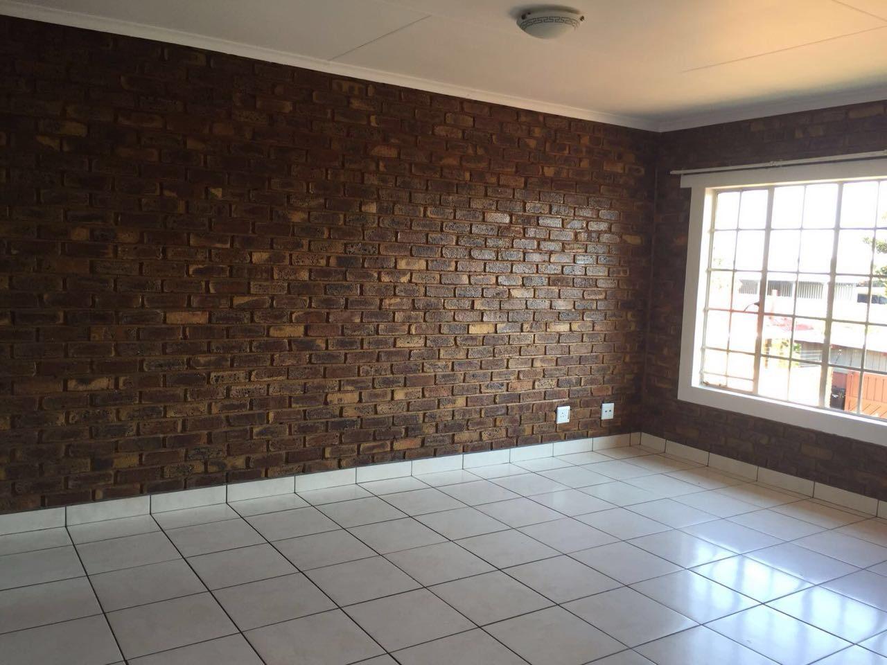 To Let 2 Bedroom Property for Rent in Aberdeen Eastern Cape